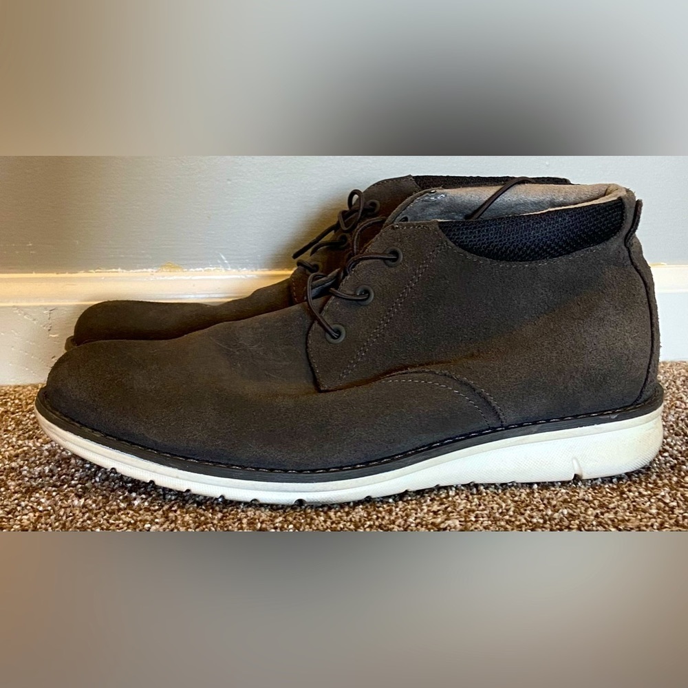 Kenneth Cole Reaction Chukka Boots/Shoes Men’s Grey Techno Suede Size 9